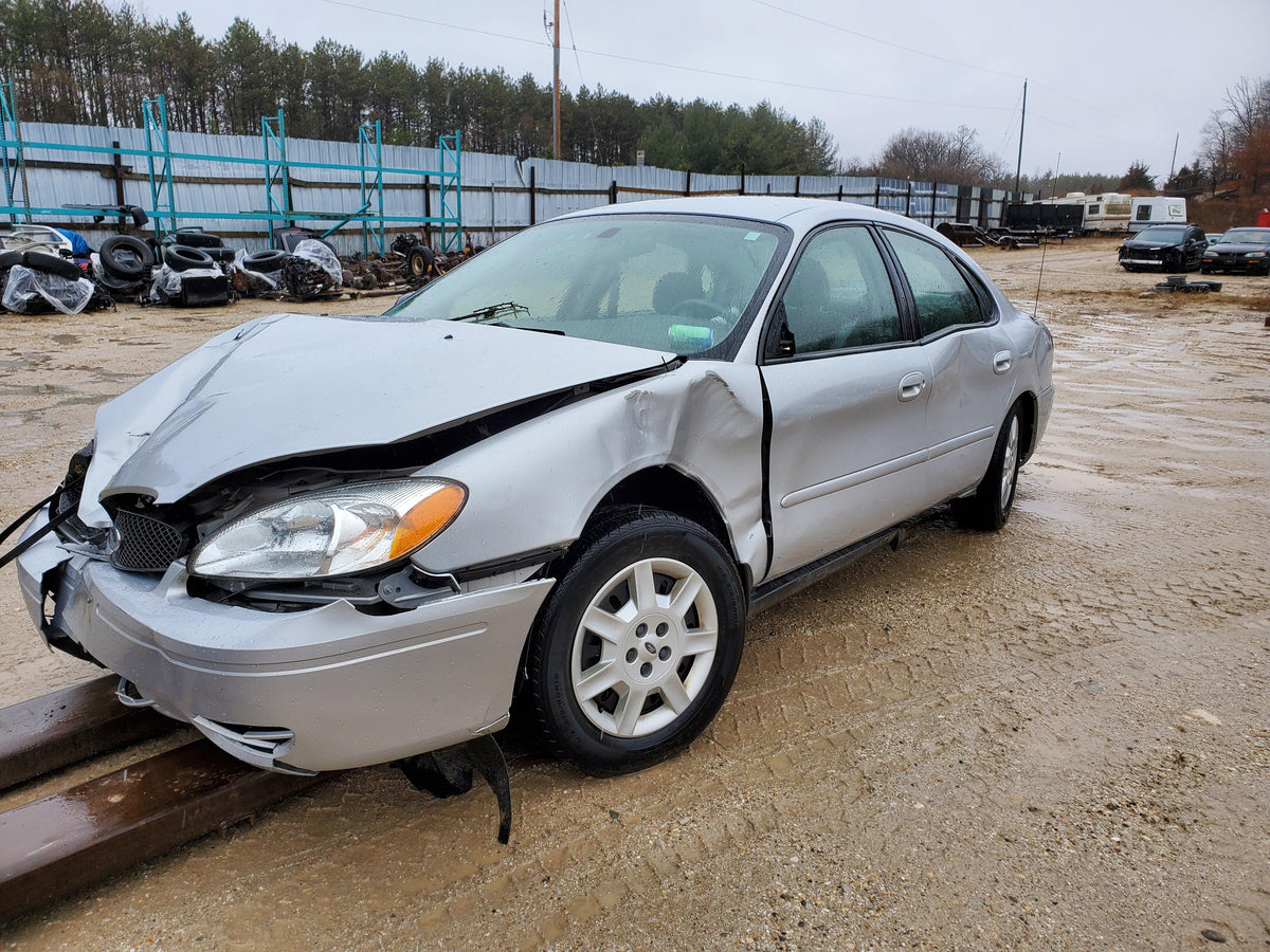 2005 Ford Taurus Parts – Stock #220008