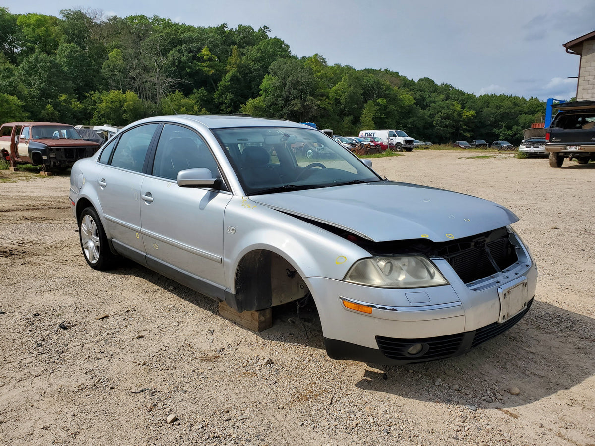 2004 Volkswagen Passat W8 Parts – Stock #210033