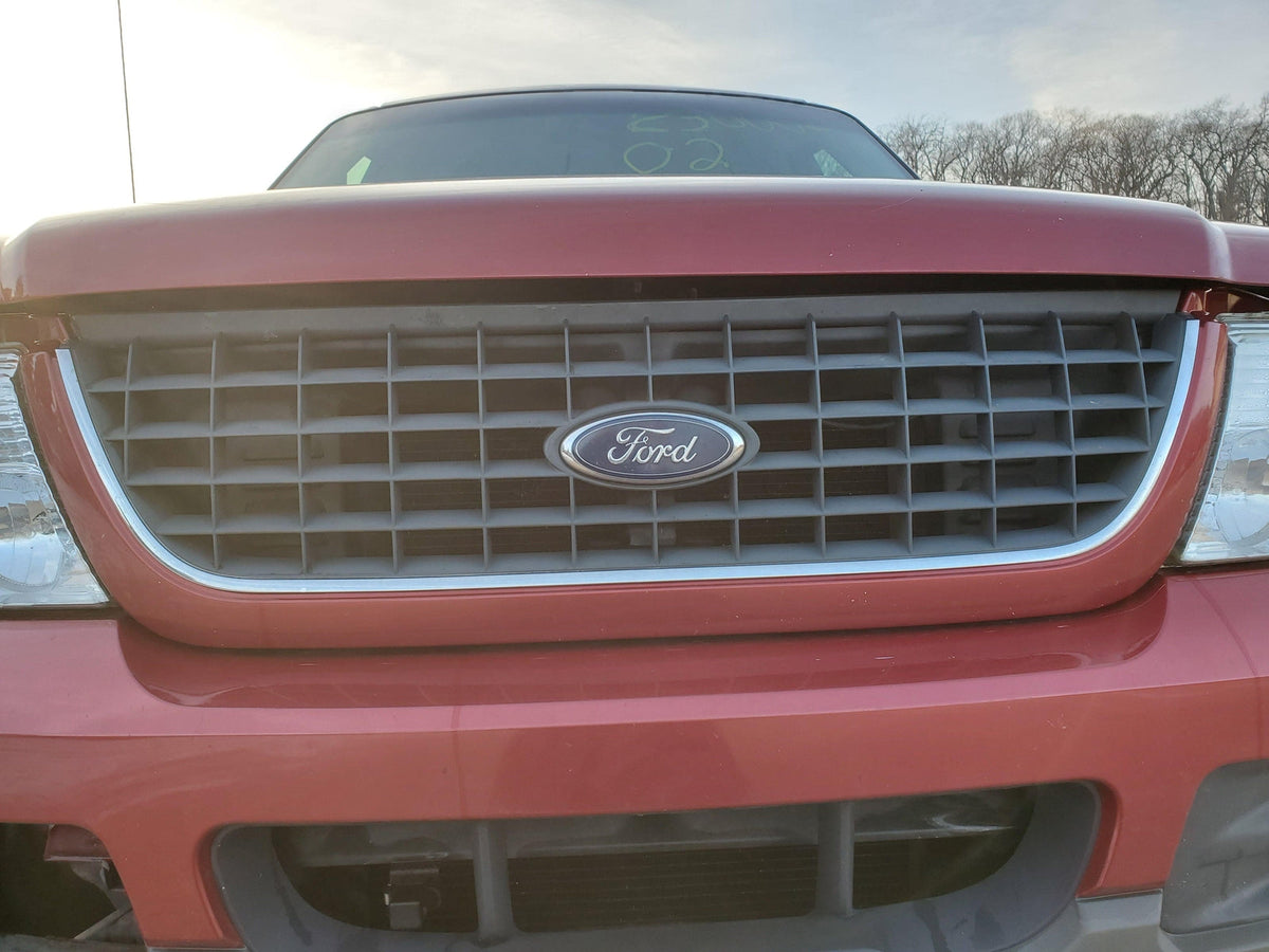 2002-2005 Ford Explorer Upper Center Grille (black)(Header Mounted OEM