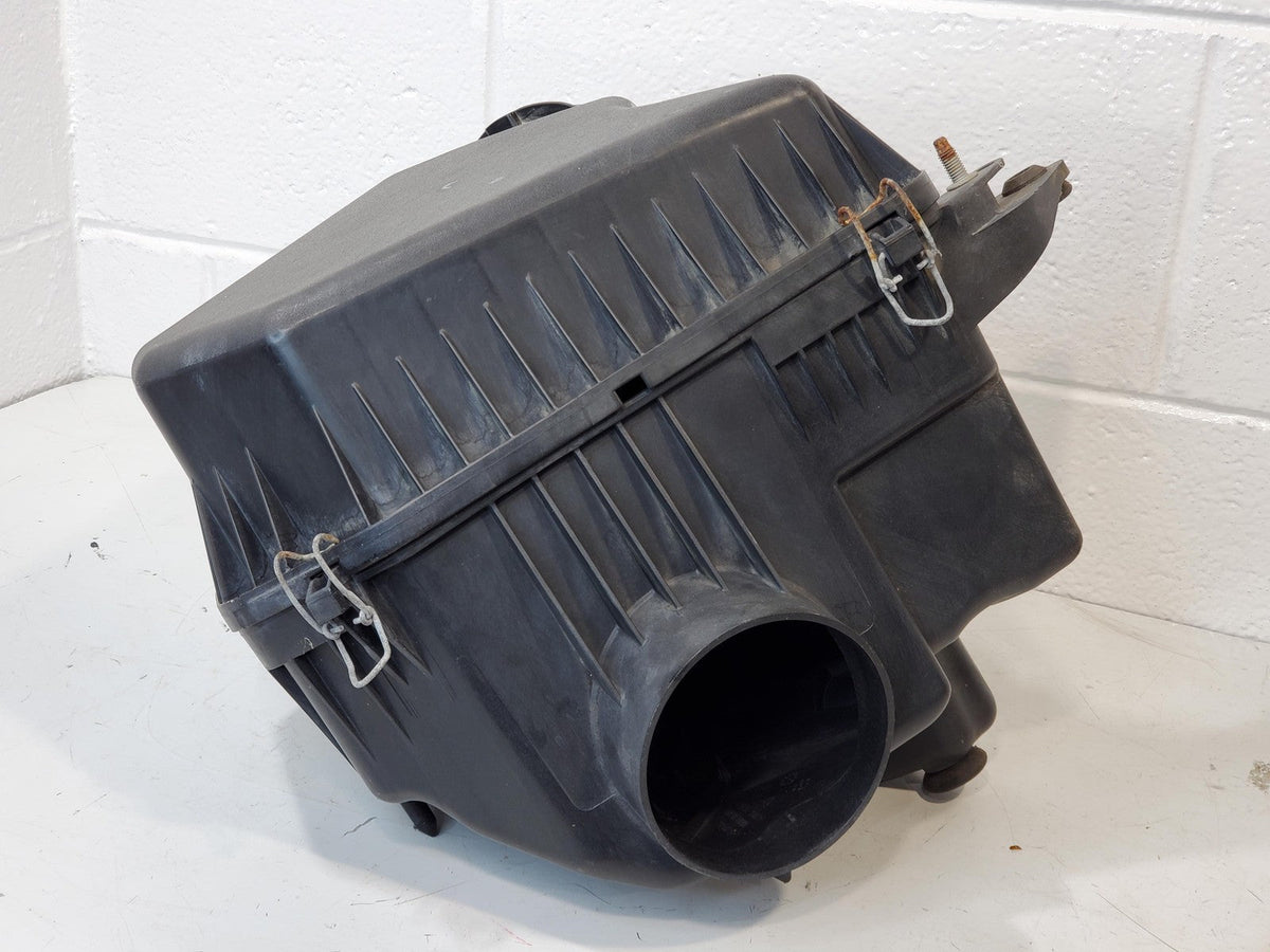 2011-2020 Dodge Grand Caravan 3.6L Air Intake Cleaner Box Assembly 4861729AB OEM