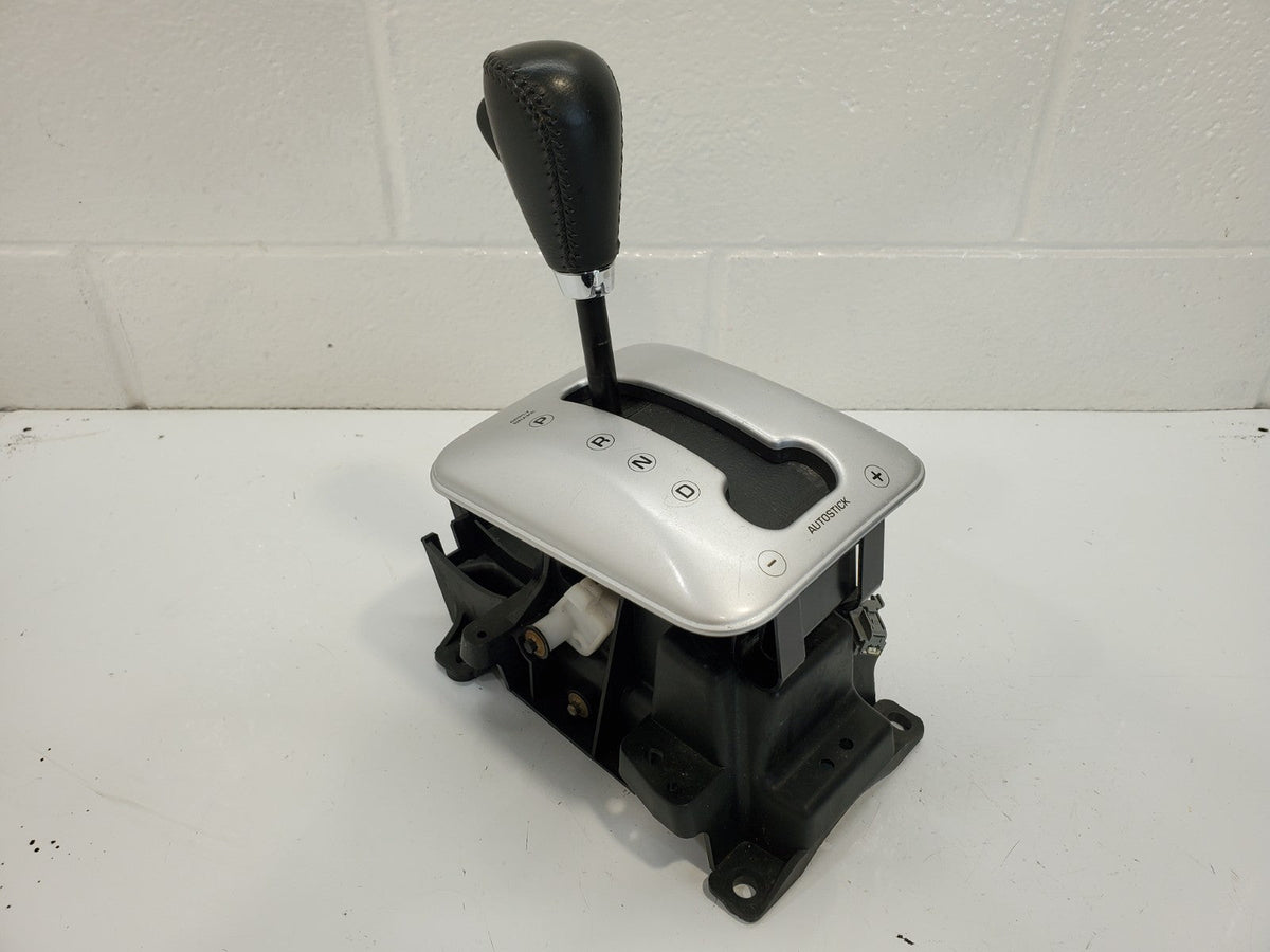2004-2005 Chrysler Pacifica Floor Shifter Assembly Automatic OEM 5310000AD