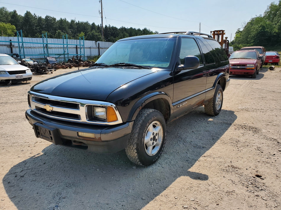 1995 Chevy S10 Blazer Parts Vehicle – Stock #210019