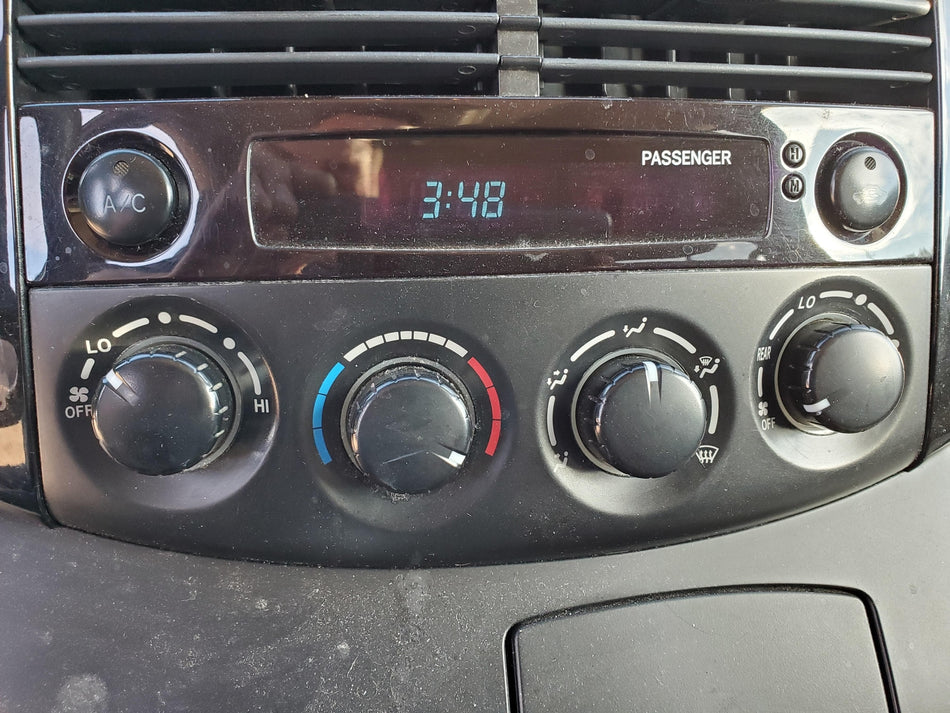 2005 Toyota Sienna Heater A/C Control (manual)(w/o park assist