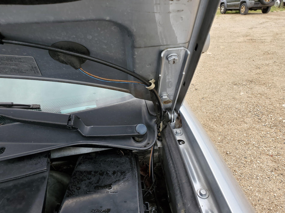 1995-1998 Left LH Hood Hinge Audi A6