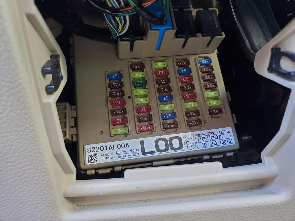 2015-2018 Subaru Legacy Interior Cabin Fuse Box