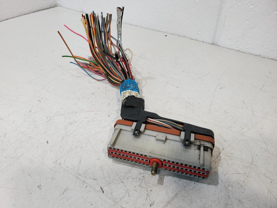 1994-1995 Ford E150 ECM PCM Wiring Harness Plug Connector OEM