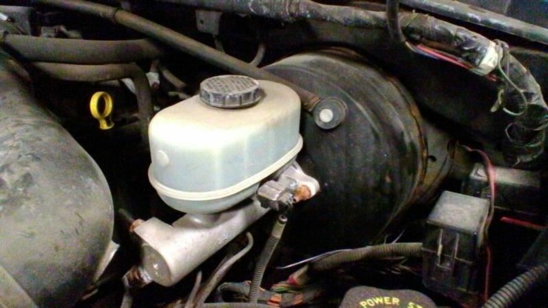 Brake Master Cylinder Fits 00-05 EXCURSION 22