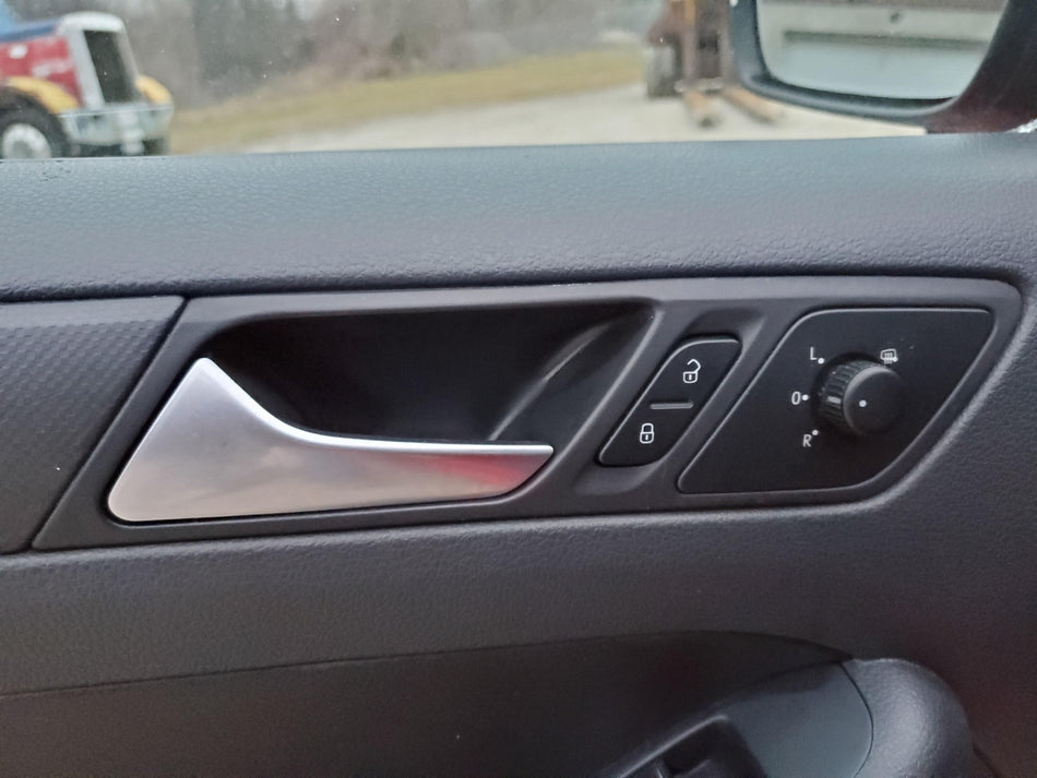 2011-2018 Volkswagen Jetta Front LH Inside Door Handle With Switches