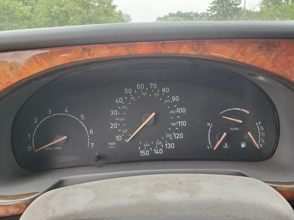 2000-2001 SAAB 9-3 Speedometer Gauge Cluster (MPH)(MT)