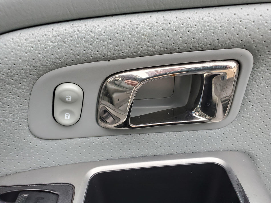 2003-2005 Honda Pilot Front RH Inside Door Handle (fern/light gray OEM