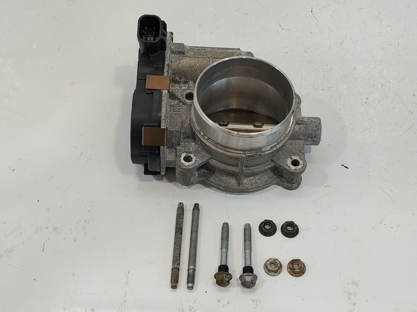 2006-2011 Chevy Impala 3.5L 3.9L Throttle Body Assembly with Bolts OEM 12609500