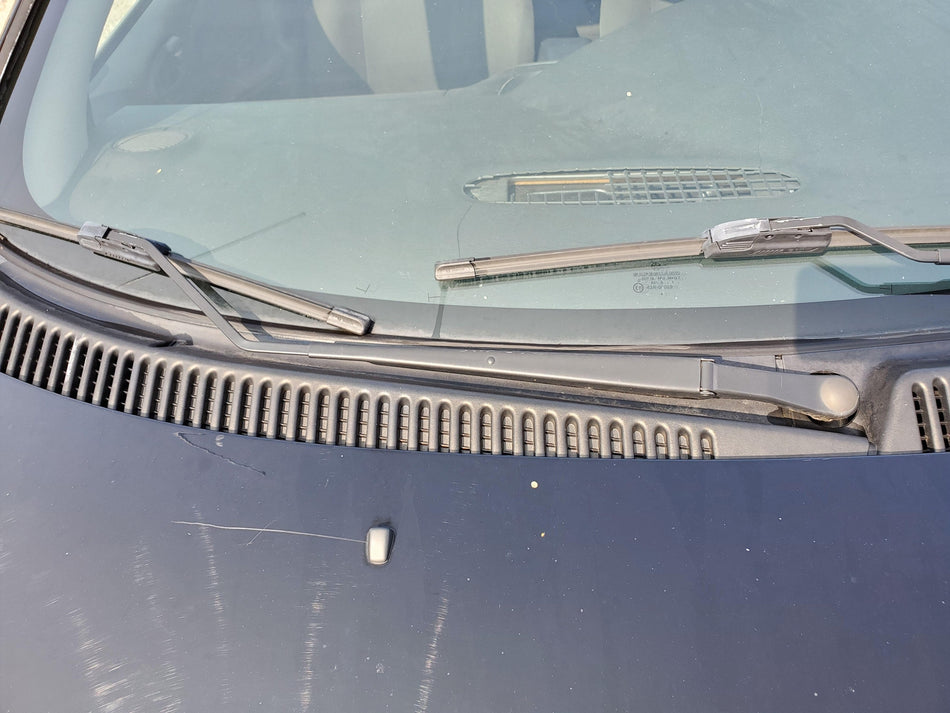 Front RH Wiper Arm 2000-2005 Dodge Neon