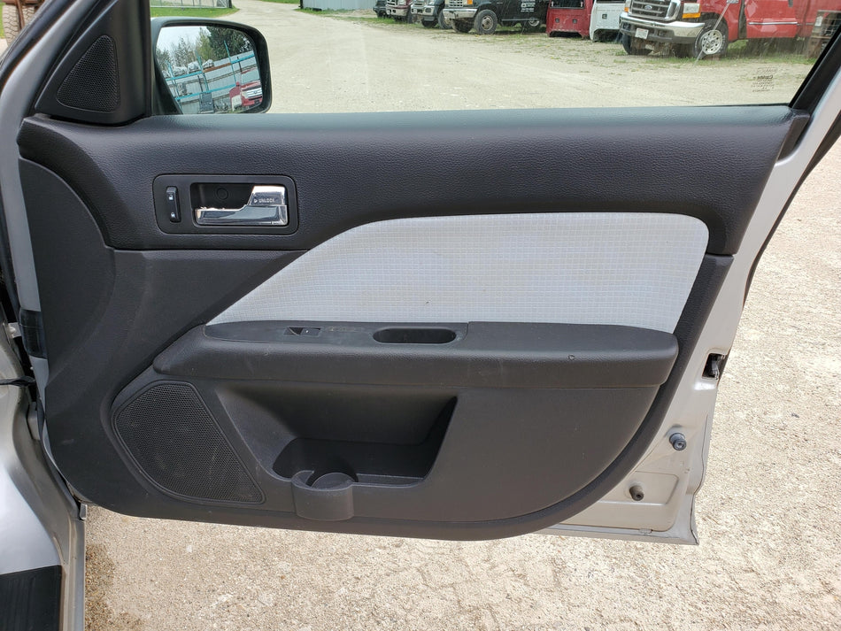 2006-2011 Mercury Milan Ford Fusion Front RH Inside Door Trim Panel (black/gray