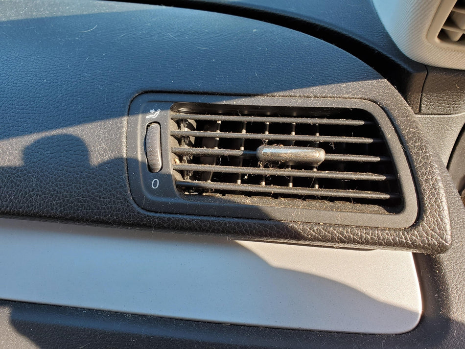2009-2011 Volkswagen CC A/C/Heater Right Passenger Vent