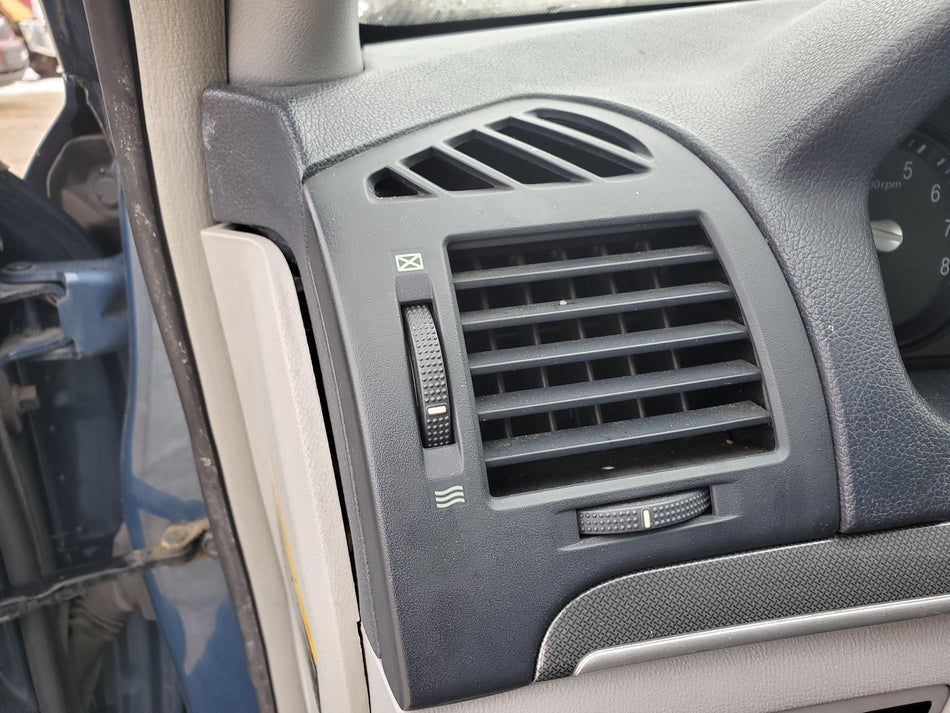 2006-2008 Hyundai Sonata LH Driver Side Heater Dash Vent (FZ trim watery sky