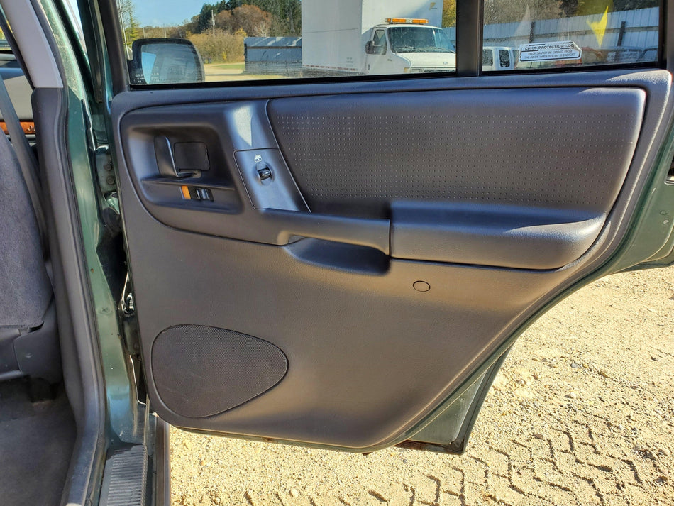 1996-1998 Jeep Grand Cherokee Rear RH Inside Door Panel (AZ agate/dark gray