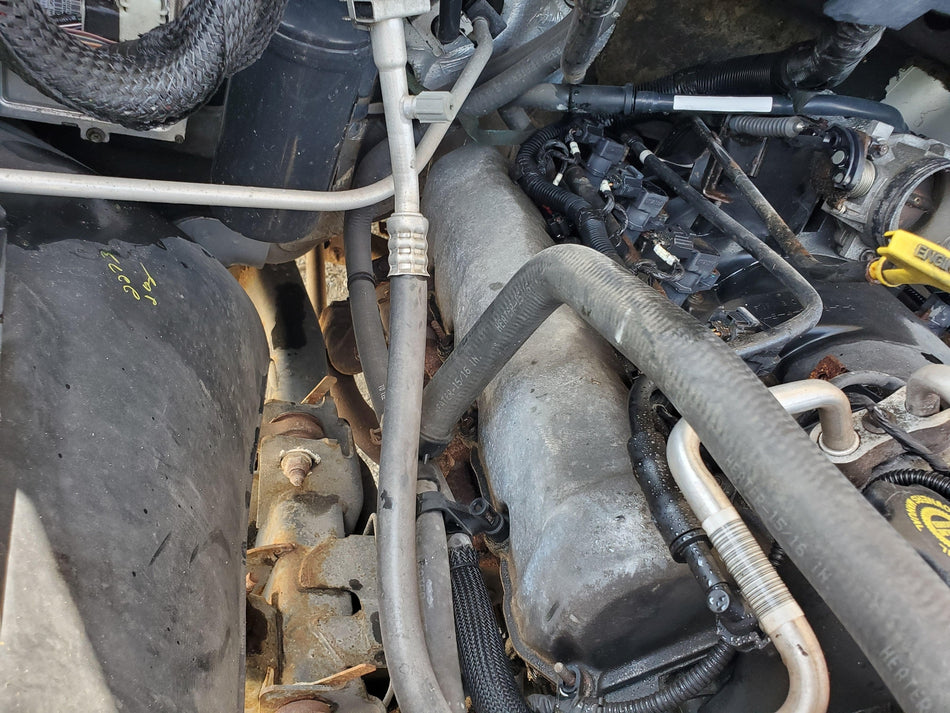 2002-2003 Dodge RAM 1500 RH Passenger Valve Cover 4.7L