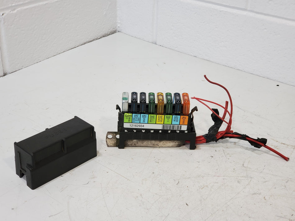 1996-1999 Buick LeSabre Engine Compartment Fuse Box OEM 12162934 PCM A/C
