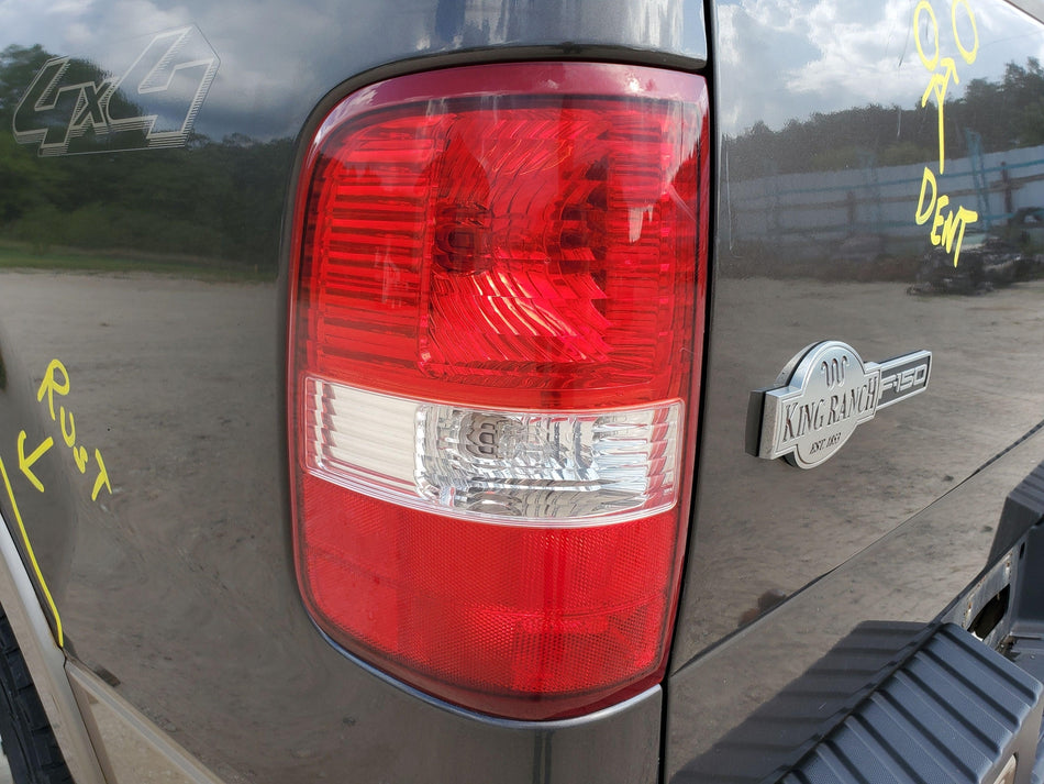 LH Tail Light Assembly Ford F150 Styleside 04 2005 06 07 08 OEM