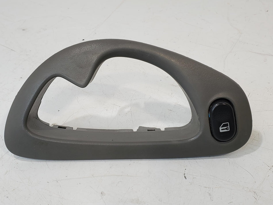 2006-2008 Chevrolet Malibu Front LH Inside Door Handle Trim Gray OEM 22727215