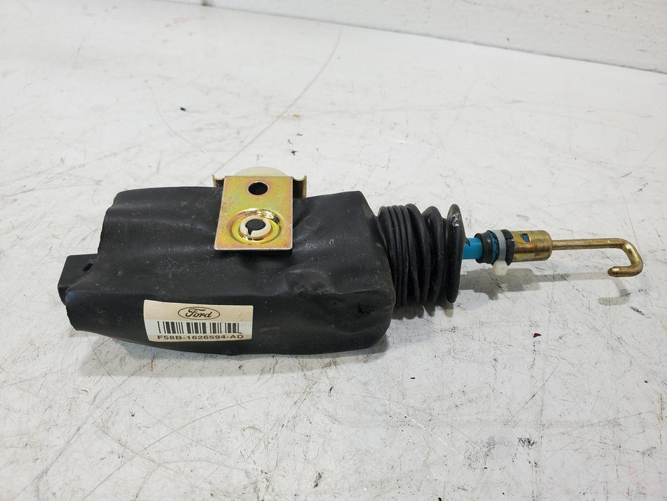 1993-2003 Ford E150 E250 E350 RH Passenger Rear Side Door Lock Acuator OEM