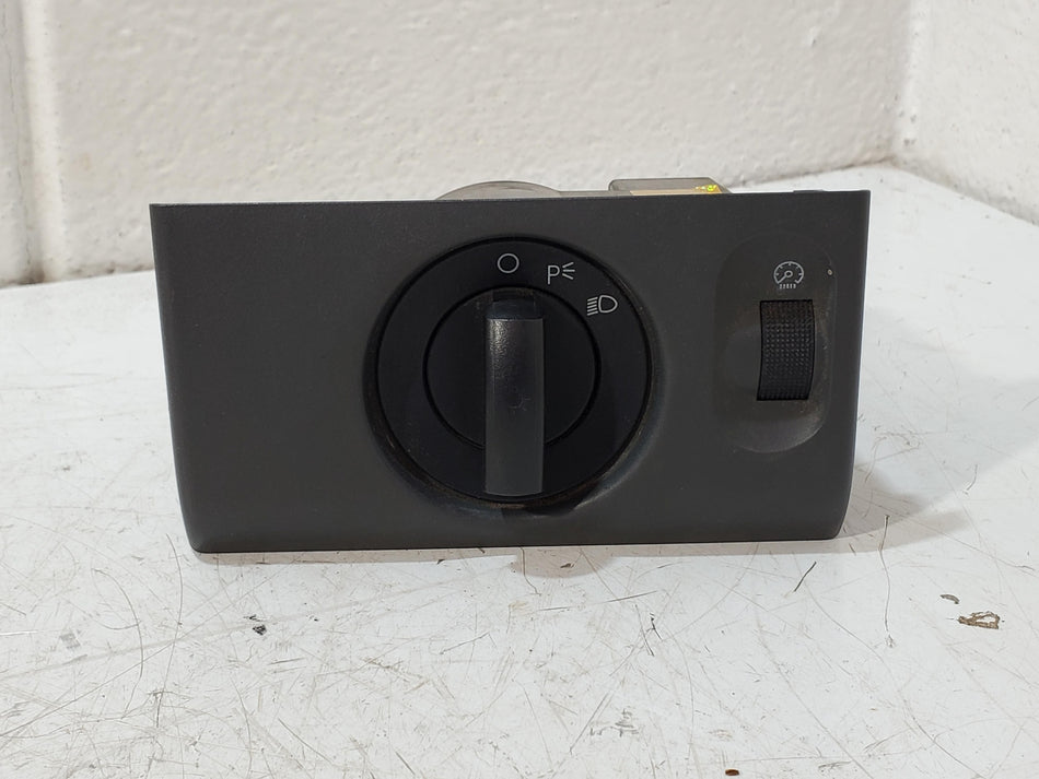 2004-2008 Ford F150 Head Light Switch (dash mounted)(new style OEM