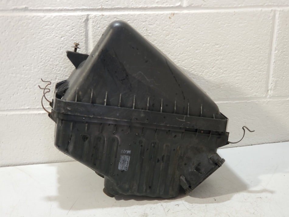 1992-1993 Toyota Camry Air Box Air Cleaner (w/o mass air flow)(w/o tubes