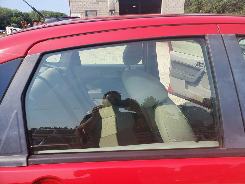2000-2011 Ford Focus Rear RH Door Glass/Window (AS2 solar tint)(sdn OEM