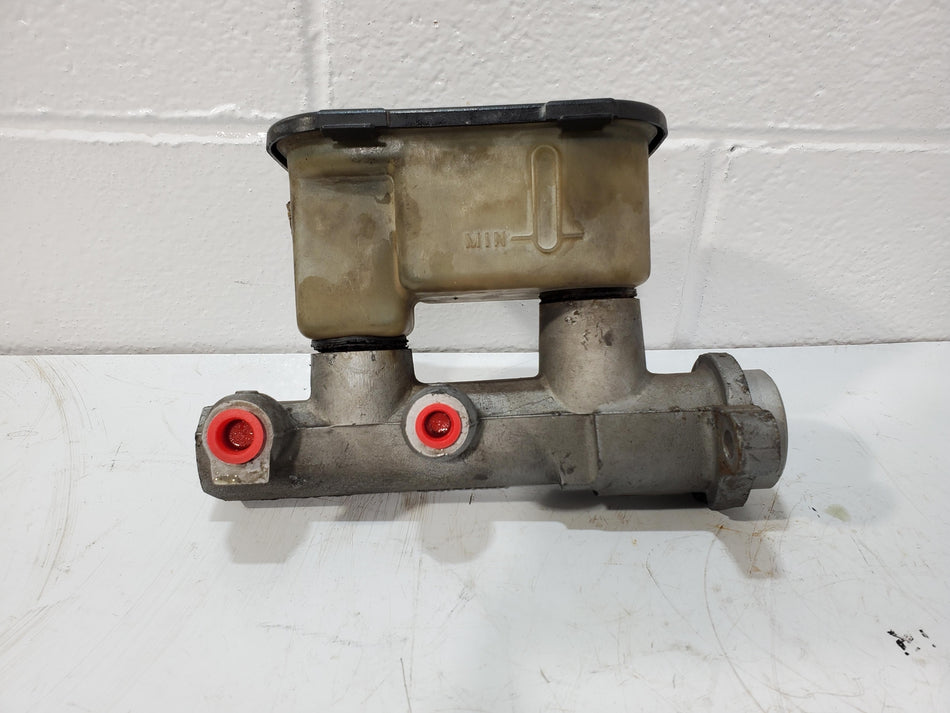 1998-1994 Chevy 1500 2500 Brake Master Cylinder (for vacuum booster app