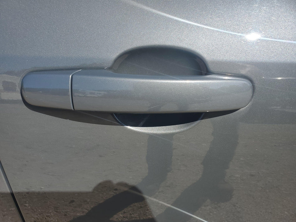Front RH Outside Door Handle Assembly (techno gray 411P) 2007-2009 Saturn Aura