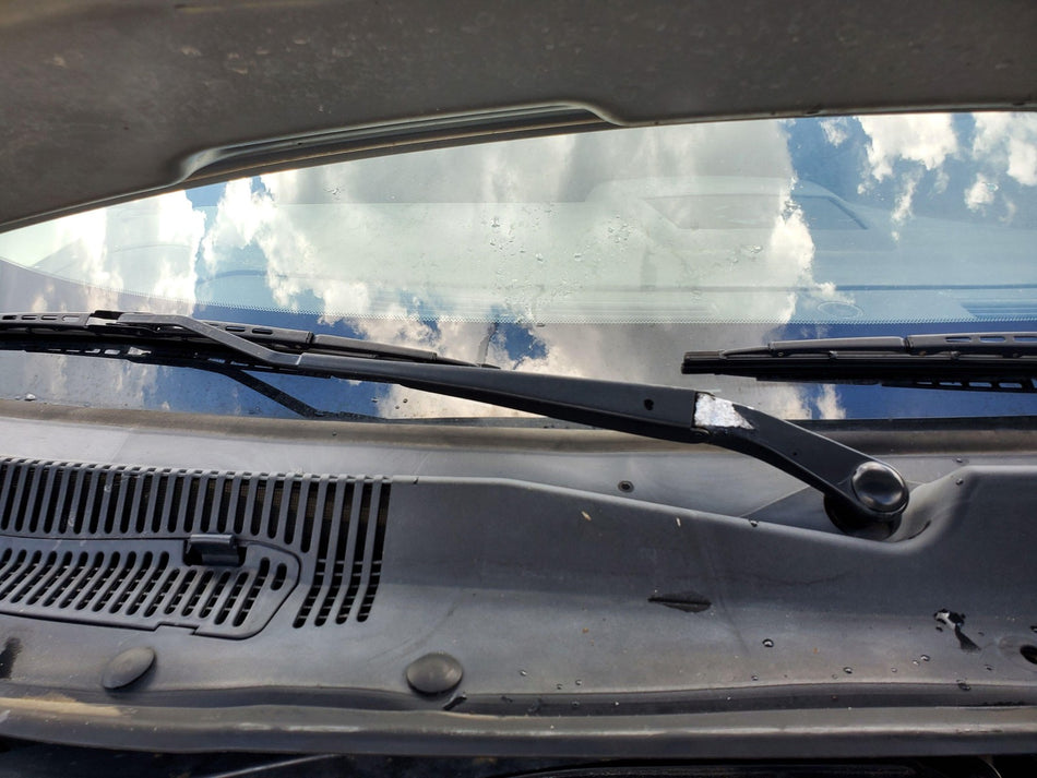 2005-2008 Dodge Magnum Front RH Passenger Wiper Arm
