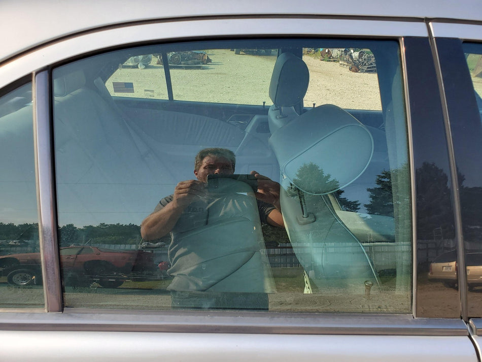 1997 Mercedes Benz E420 Rear RH Door Glass/Window (AS2 tint)