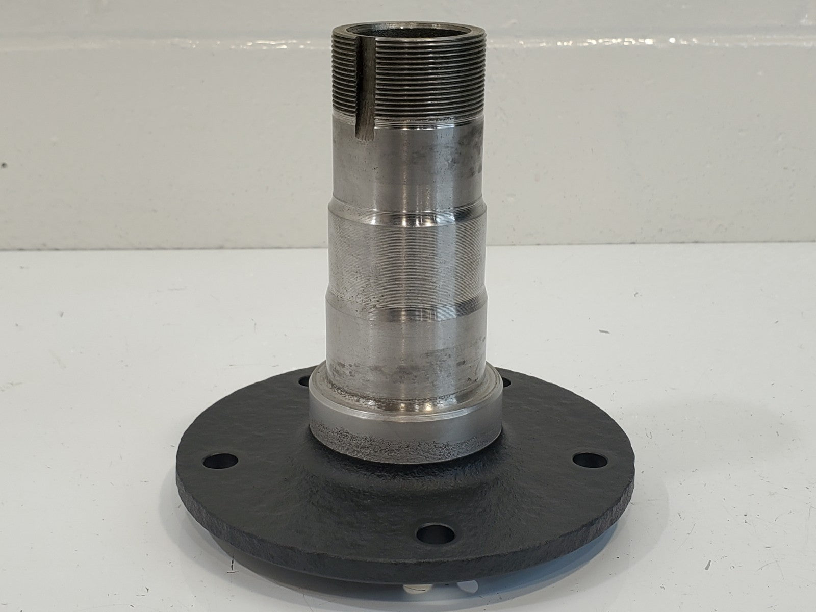 1993-1997 Ford F250 Dana 50 IFS Front LH or RH Spindle OEM F3TZ-3105-F