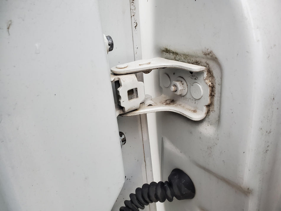 2004-2008 Ford F150 Rear RH Door Hinges Upper And Lower (white)(reg cab 4dr