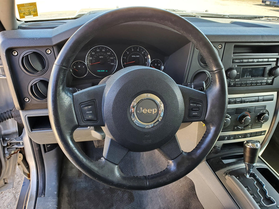 2006-2007 Right RH Cruise Control Switch Jeep Commander