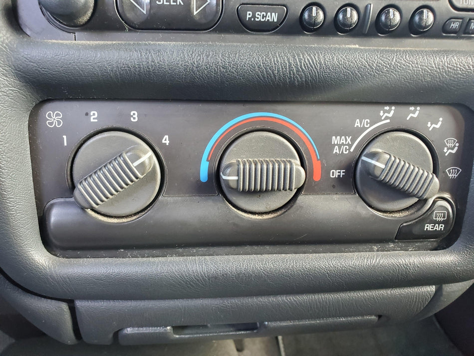 Heater A/C Control (manual opt C60) 1999-2005 Chevy Blazer