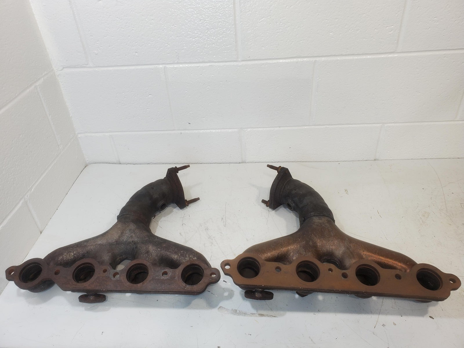 97-00 Corvette C5 LS1 Exhaust Manifolds LH RH Pair OEM 12561308 12561309
