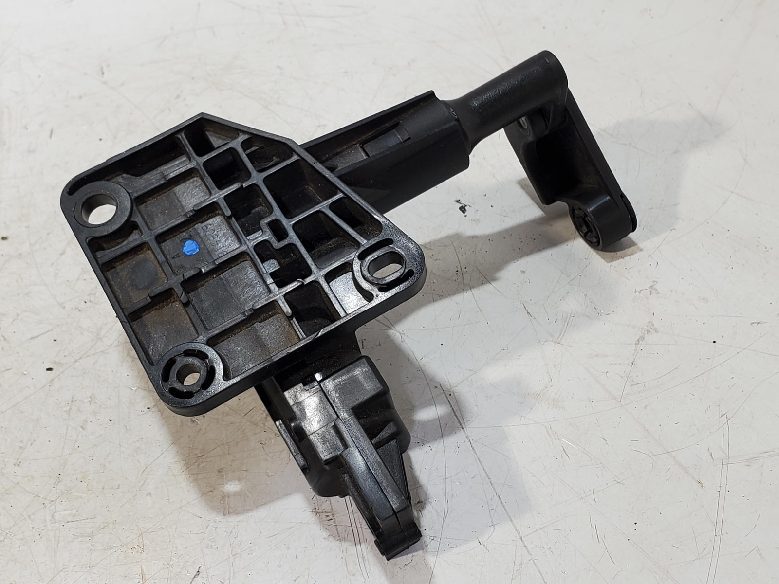 2001-2018 Dodge Grand Caravan Rear LH 1/4 Glass Motor (driver side)(04717607AC