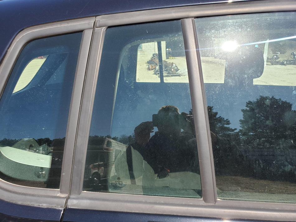 2009-2018 Volkswagen Tiguan Rear RH Door Vent Window/Glass (AS2 tint) OEM