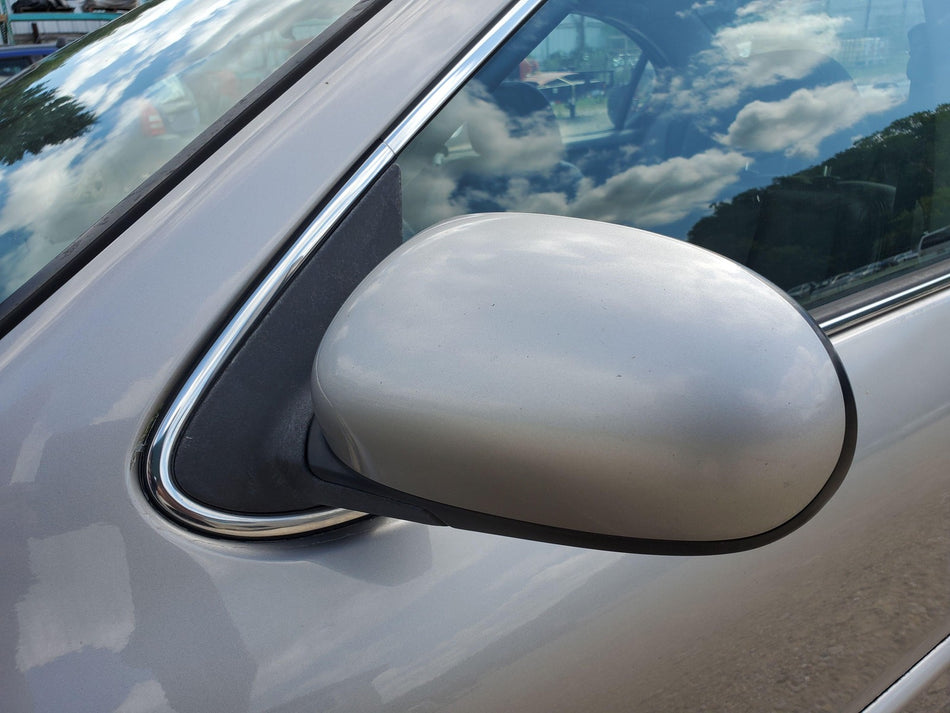 2000-2003 Nissan Maxima Front LH Power Door Mirror (no heat)(KT3 silver)