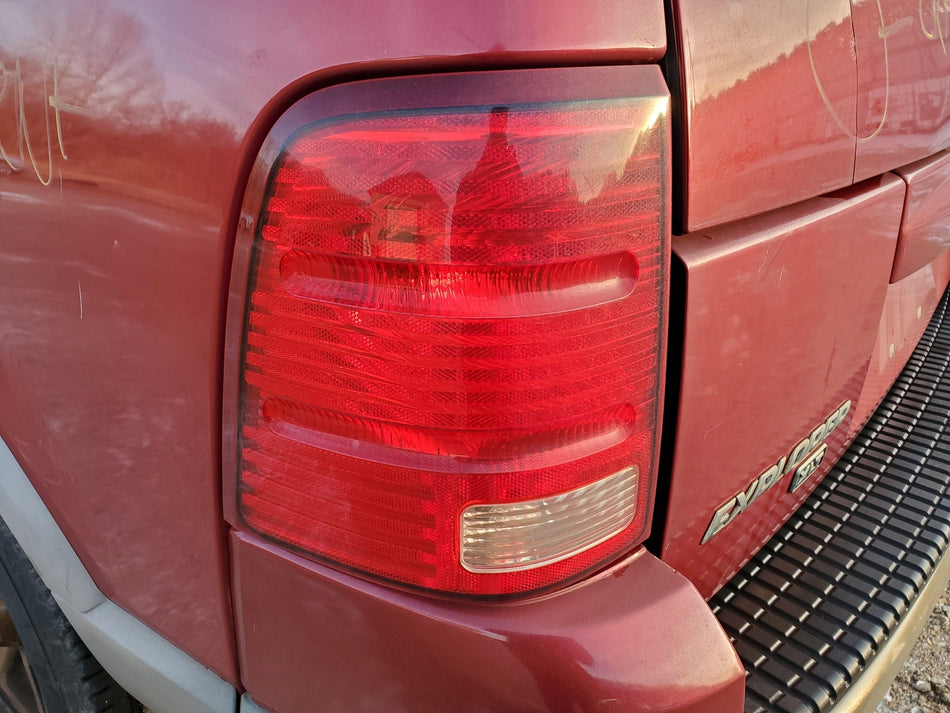 2002-2005 Ford Explorer LH Tail Light Assembly (Driver Side OEM