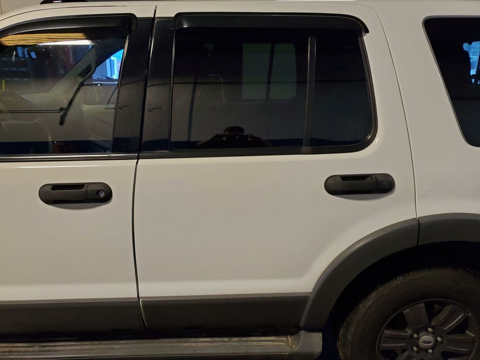 02 03 04 05 2006 07 08 09 10 Ford Explorer Left LH Rear Door Glass Privacy Tint