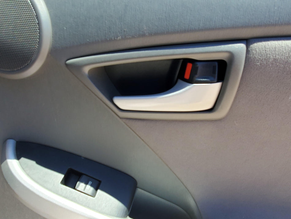 2010-2011 Toyota Prius Rear RH Inside Door Handle (silver