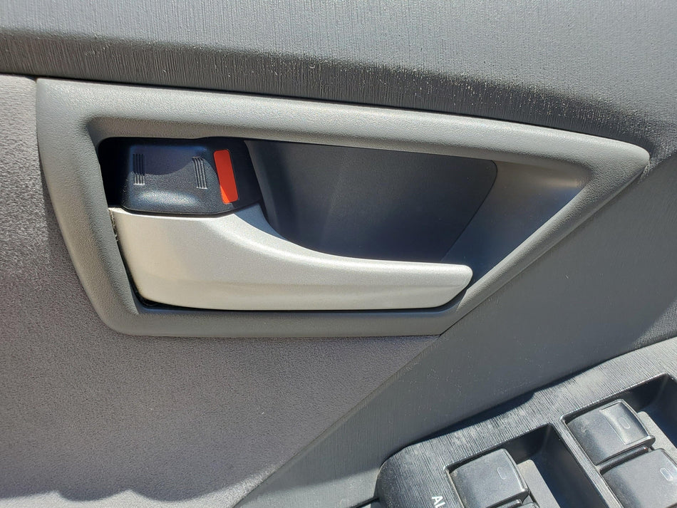 2010-2011 Toyota Prius Front LH Inside Door Handle (silver