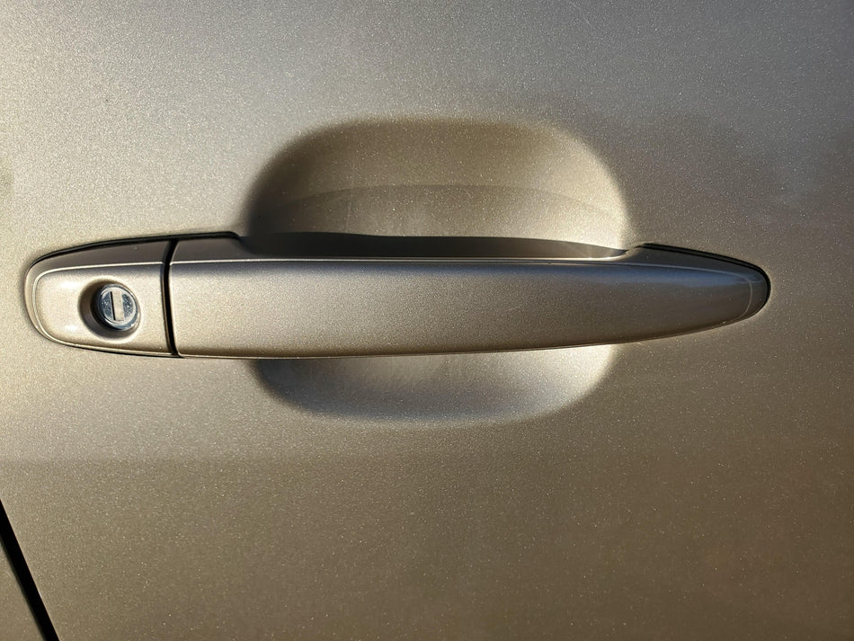 2004-2010 Toyota Sienna Front RH Outside Door Handle Assembly (4Q2 beige