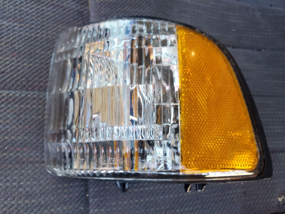 1994-2002 Dodge Ram 1500 2500 3500 Front LH Marker Lamp Aftermarket OEM