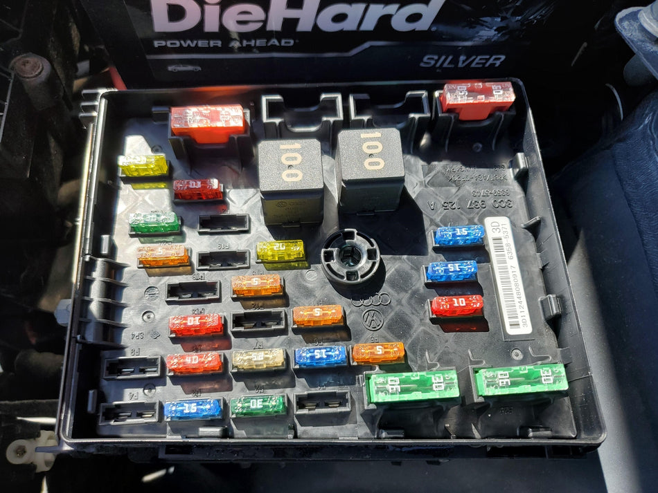 2012-2018 Volkswagen Tiguan Fuse Box Engine Compartment