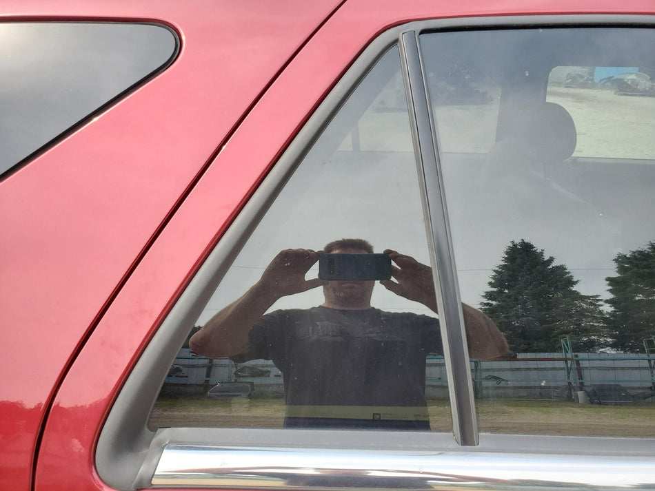 2004-2009 Cadillac SRX Rear RH Door Vent Glass/Window (dark tint) from 4/1/04