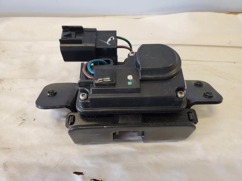 Lift Gate Lid Latch Assembly 2007-2017 Chevrolet Equinox