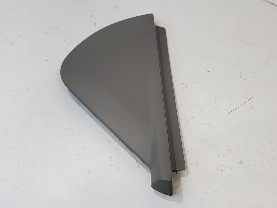 2004-2008 Chevrolet Malibu Front RH Dash End Cap Gray OEM 22669132